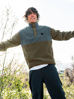 Error92 Mock Neck Pullover Sweatshirt - Bison – Volcom US