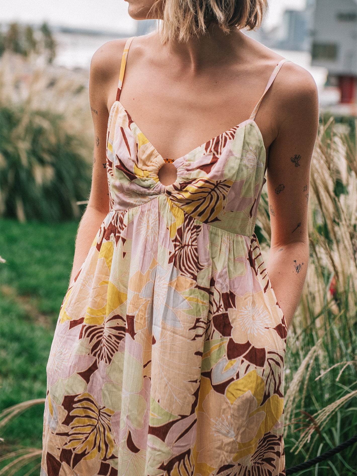 Volcom backless top dress navy blue floral