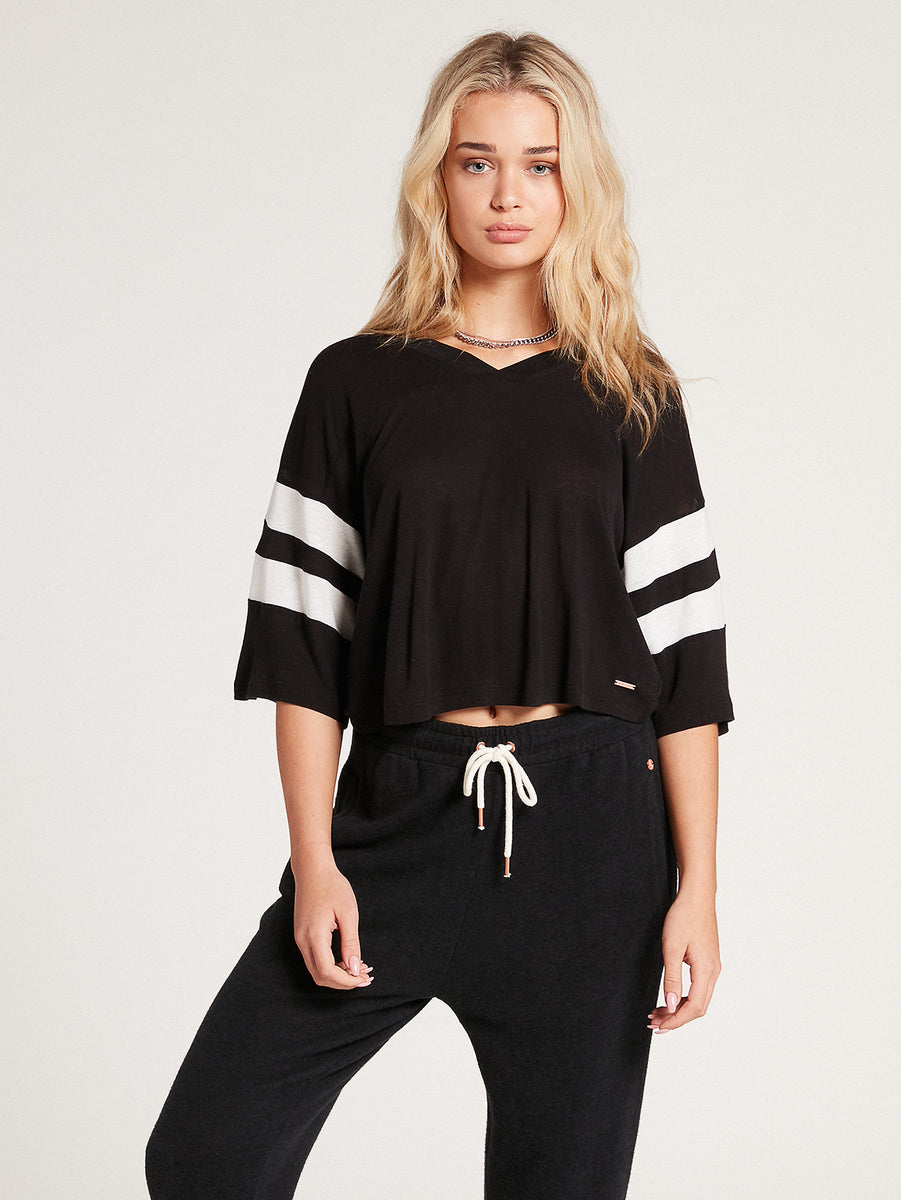 Lived In Lounge Cropped Short Sleeve Tee - Black – Volcom US
